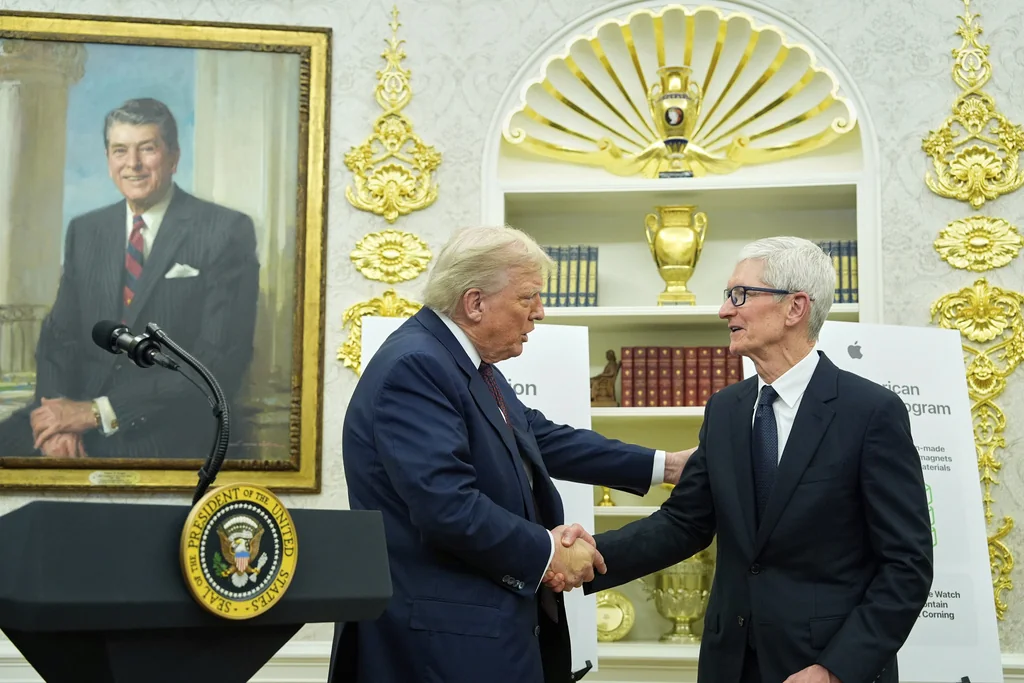 Trump announces 100% tariffs on semiconductors as Apple unveils $100 billion US investment  at george magazine