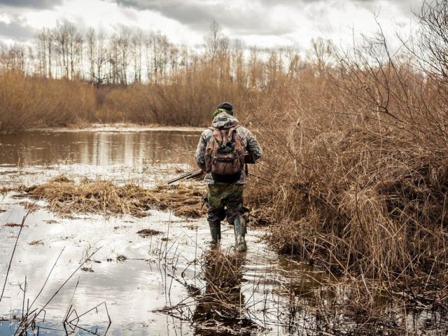 A hunting gear checklist for beginner hunters