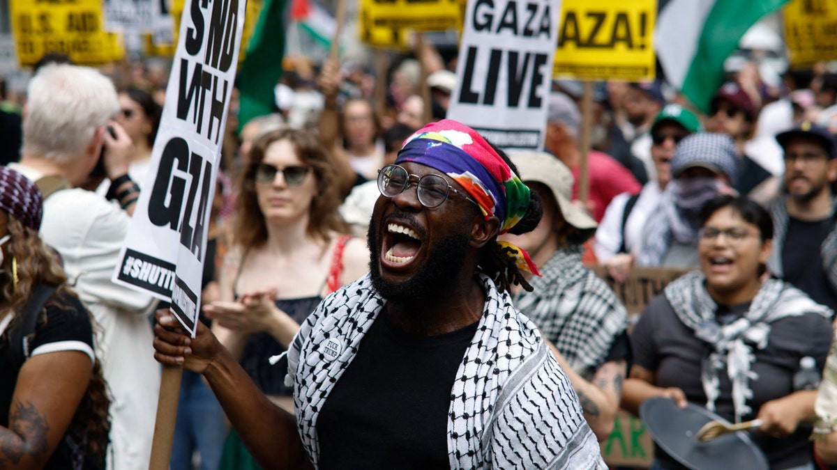 Thousands storm Manhattan calling for 'global intifada,' a phrase with a pending violence designation  at george magazine