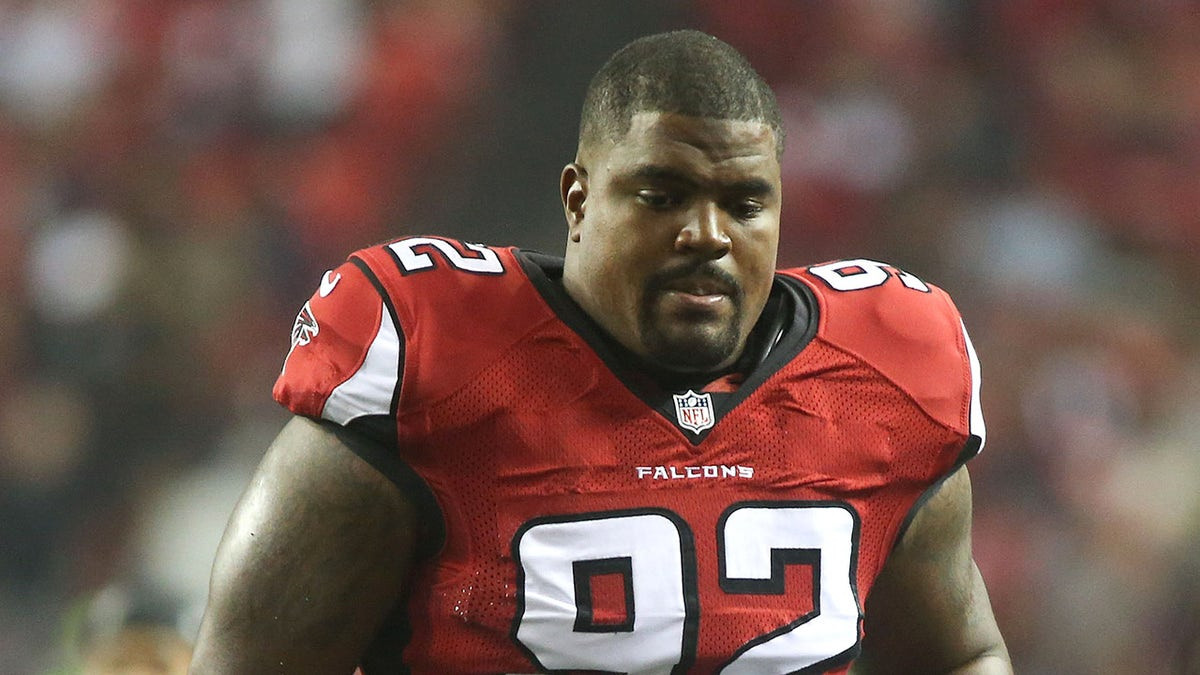 South Carolina assistant coach, ex-NFL player Travian Robertson hospitalized after car accident  at george magazine