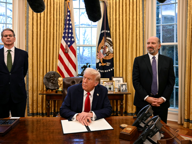 Trump’s tariff power grab barrels toward Supreme Court