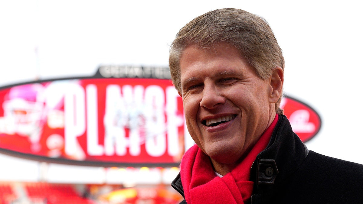 Chiefs owner Clark Hunt credits Taylor Swift for fanbase transformation: 'It’s been a whirlwind'  at george magazine