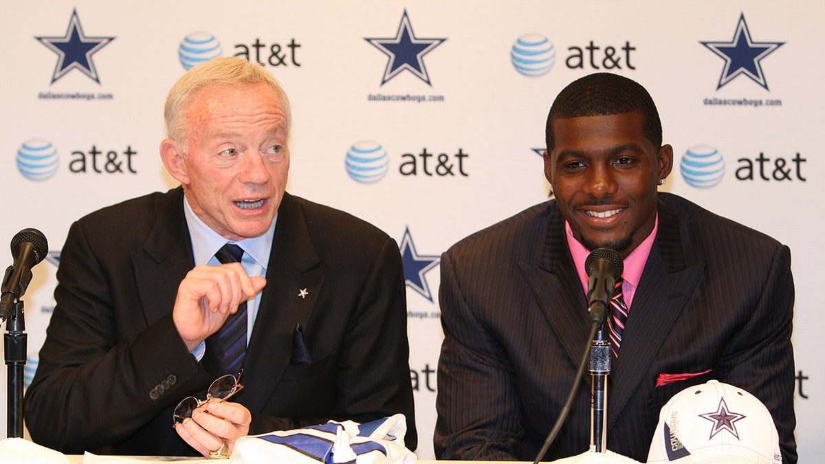 Ex-Cowboys star warns Jerry Jones amid contract drama with Micah Parsons  at george magazine