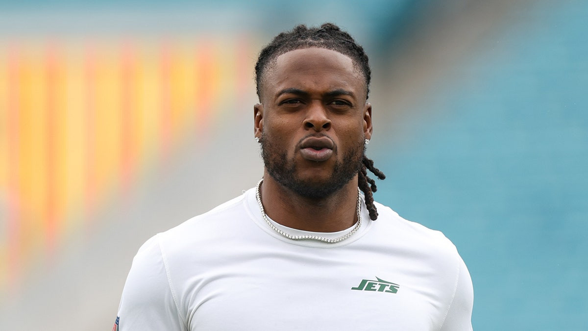 Davante Adams shares bold prediction on Travis Hunter's rookie season  at george magazine