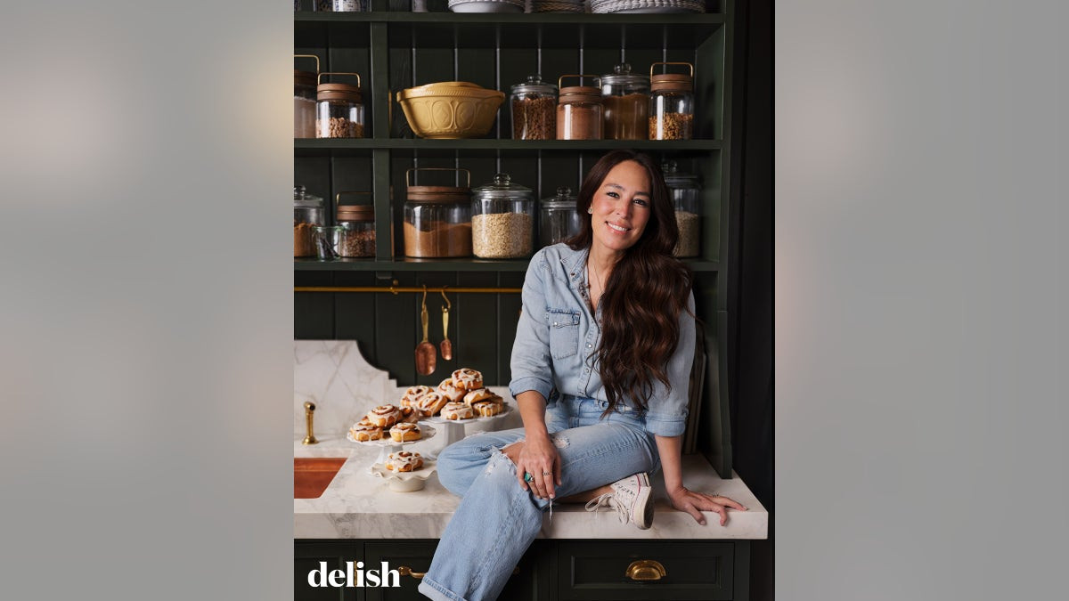 Joanna Gaines keeps life simple in Texas away from Hollywood spotlight  at george magazine