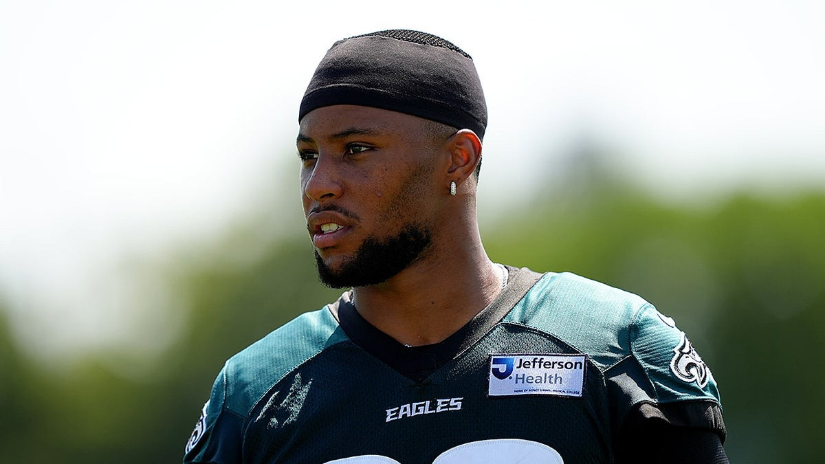 Eagles' Saquon Barkley puts devaluation of running backs’ contracts on handful of franchises  at george magazine