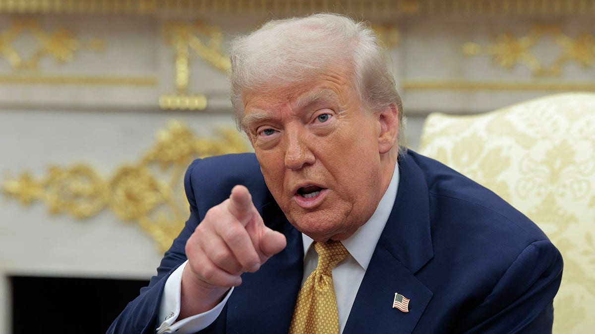 Appeals court blocks Trump from deporting members of Tren de Aragua gang  at george magazine