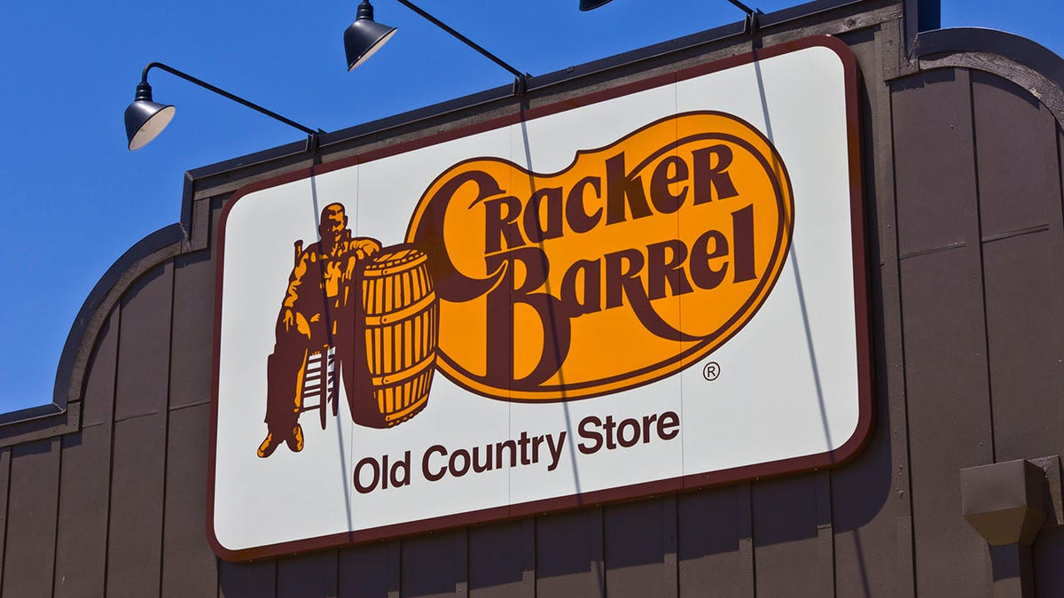 Democrats join conservatives in slamming Cracker Barrel's woke rebrand and more top headlines  at george magazine