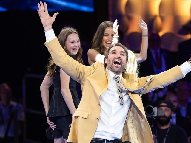 Brand new NFL Hall of Famer has wardrobe malfunction doing signature sack celebration