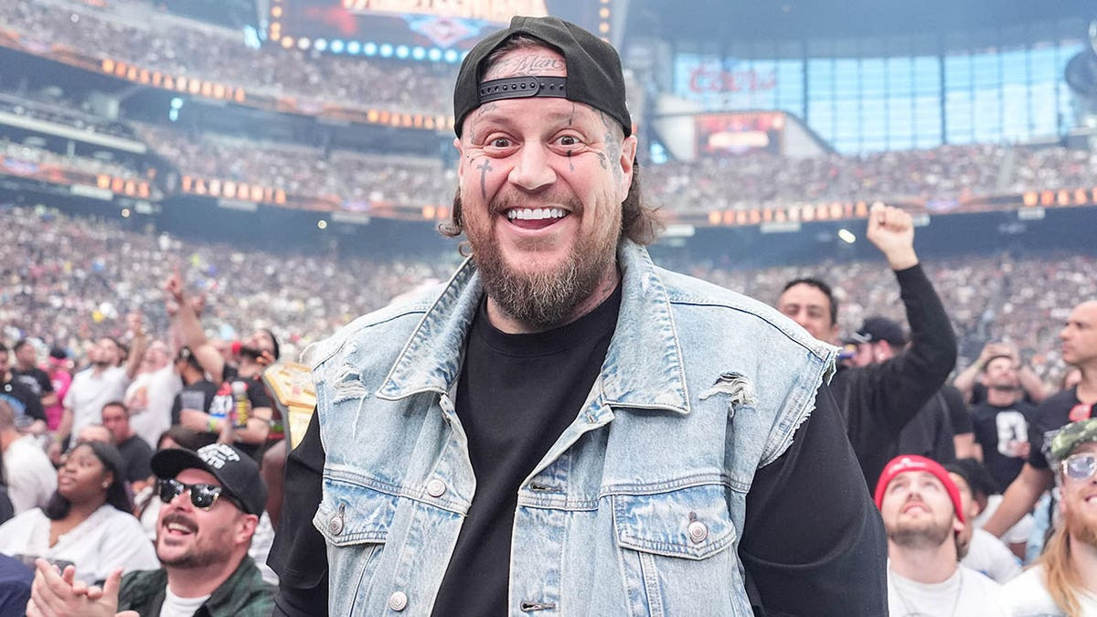 Country star Jelly Roll confirms he's dropped 200 pounds and eyes another 50 more  at george magazine
