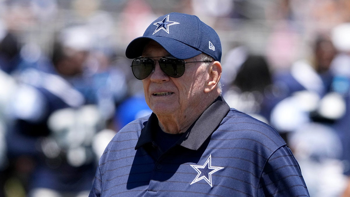 Cowboys' Jerry Jones has message for fans following Micah Parsons stunning trade request  at george magazine