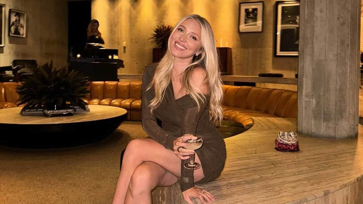 Dating coach reveals the secret weapon women are abandoning in modern relationships  at george magazine