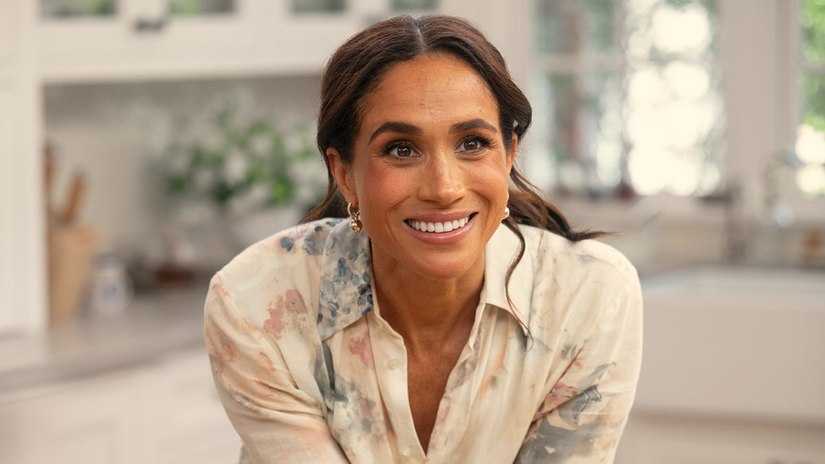 Meghan Markle in talks with Netflix after ‘reputation nosedive’ leaves her future ‘dubious’: experts  at george magazine