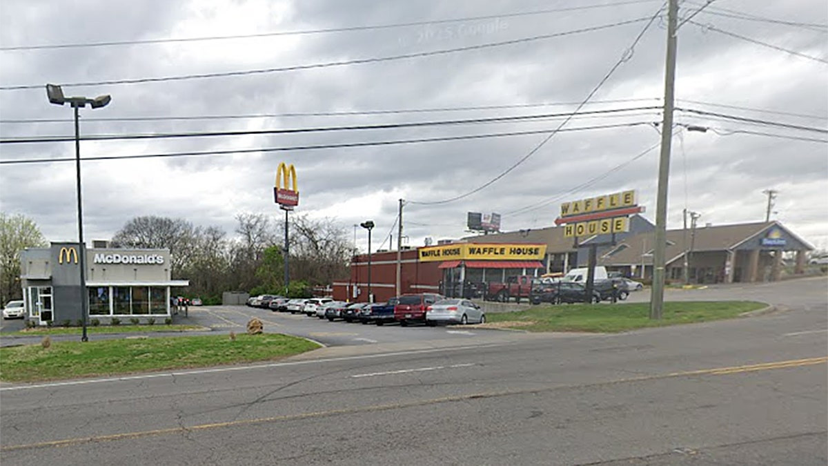 Decapitated body discovered near Nashville Waffle House  at george magazine