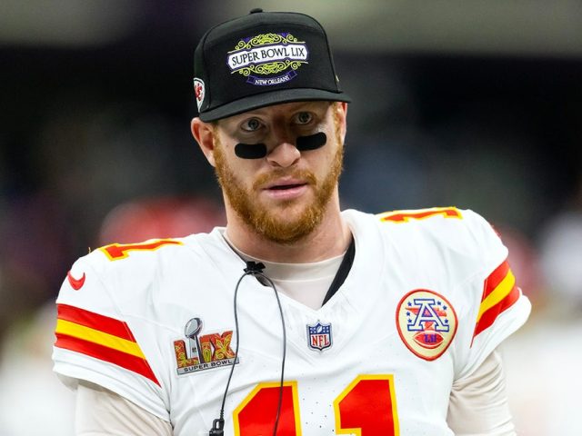Carson Wentz cuts deal with Minnesota Vikings