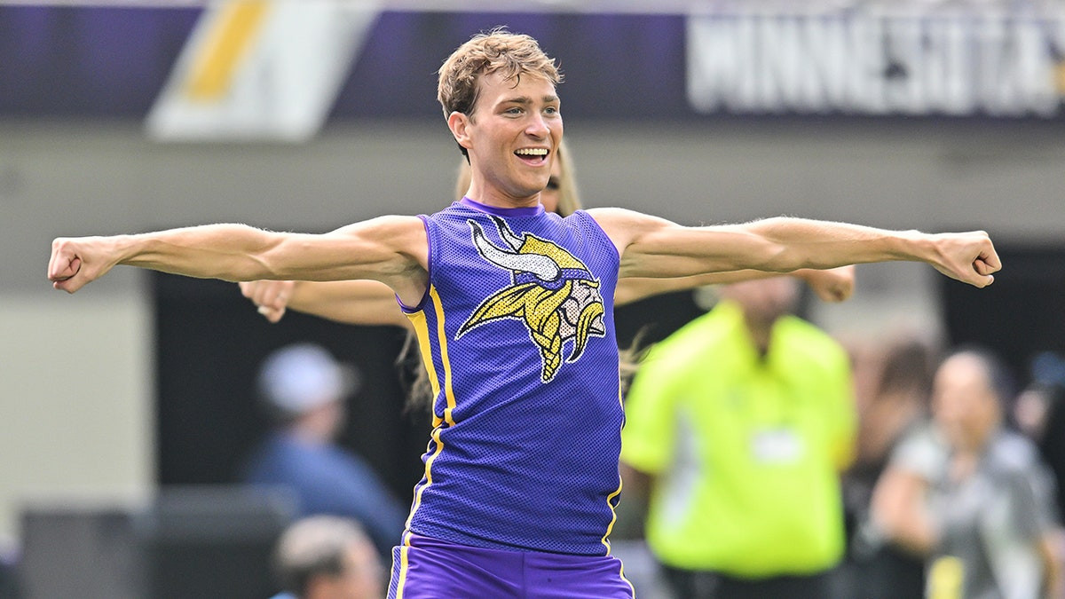 Vikings male cheerleaders seen in same bathroom as female counterparts in controversial social media video  at george magazine