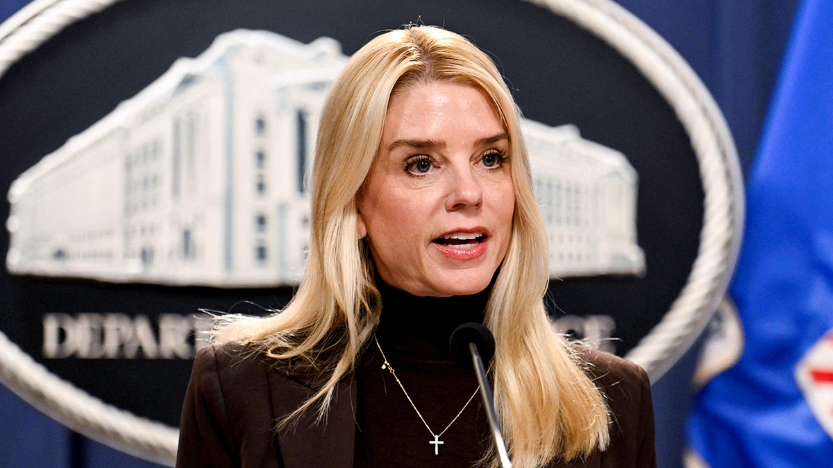 DOJ permits attorneys without immigration case experience to be temporary judges amid major backlog  at george magazine