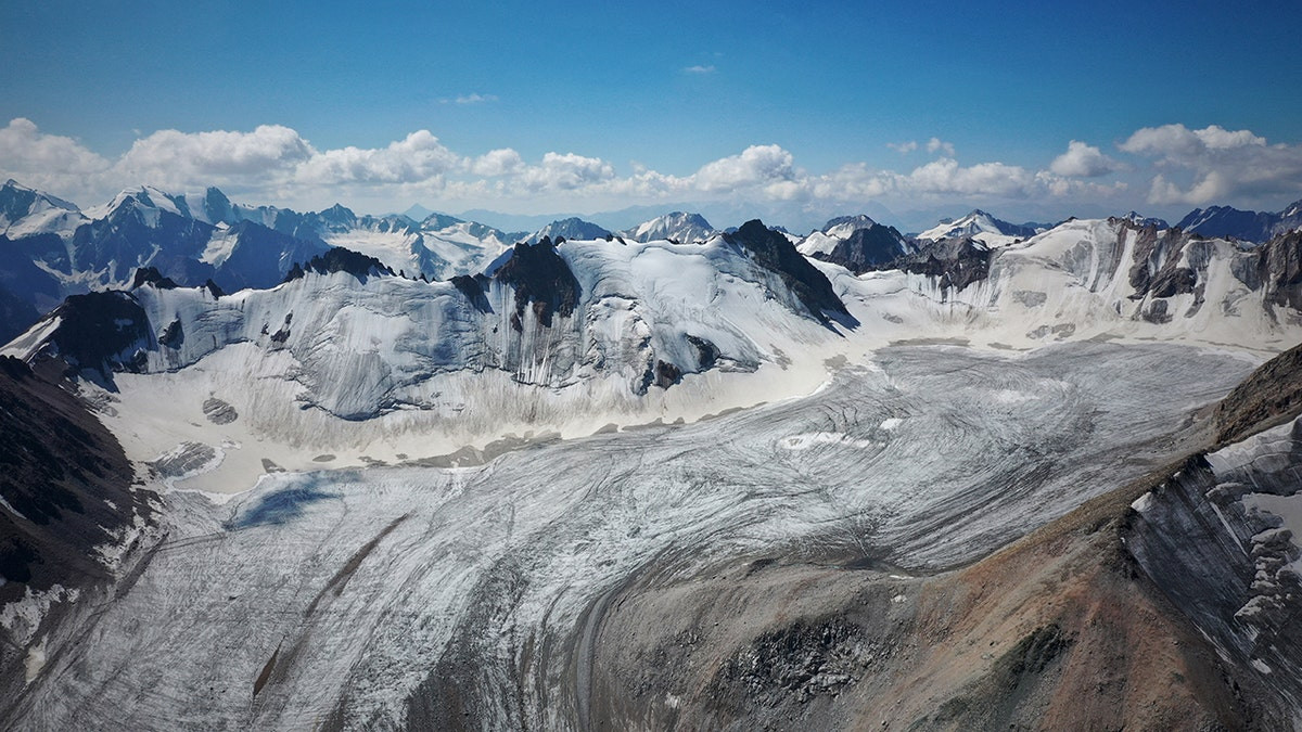 Rescue effort halted for stuck climber on treacherous mountain after climber dies trying to help her: reports  at george magazine