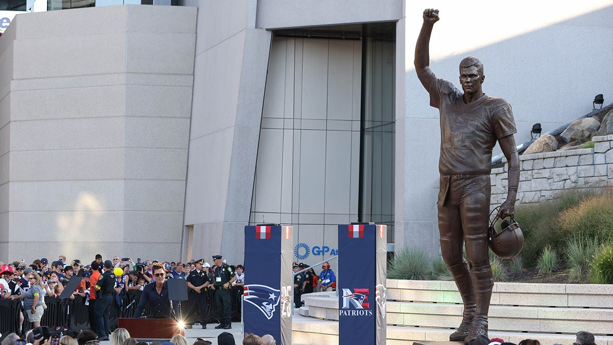 Patriots unveil statue of Tom Brady outside stadium: 'This statue isn't just for Pats fans'  at george magazine
