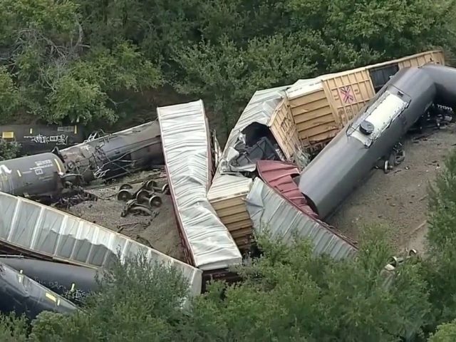 Smoke pours from train derailment in Palo Pinto County, Texas