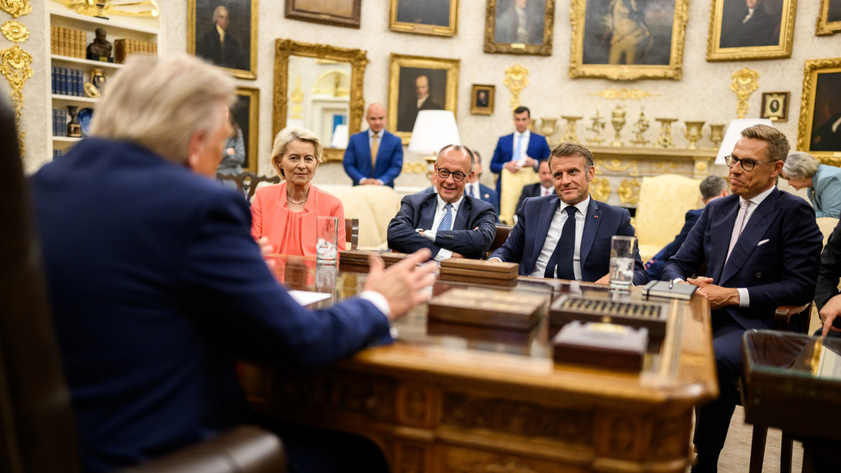Trump gave the Oval Office a gilded makeover – and covered the cost himself  at george magazine