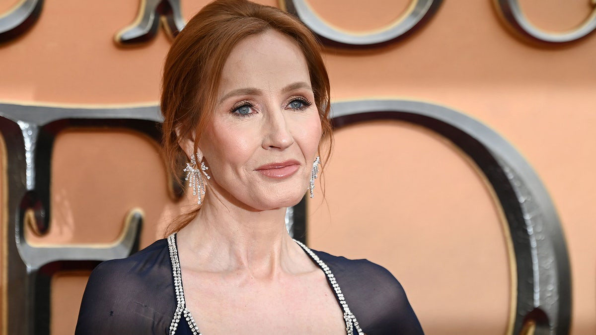 JK Rowling challenges past 'Harry Potter' filmmaker to specify which of her beliefs on gender are offensive  at george magazine