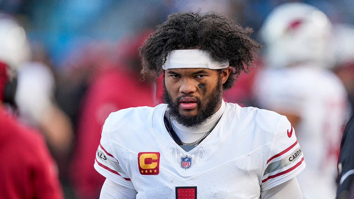 Cardinals' Kyler Murray deletes social media photo in Michael Vick jersey with dog, issues apology  at george magazine