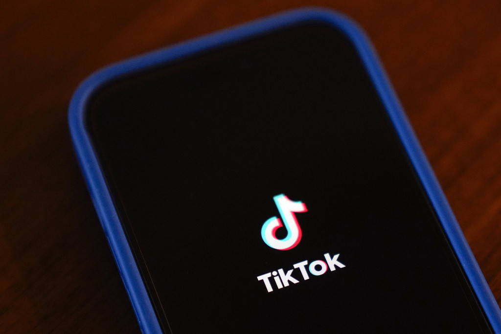 Trump’s TikTok deal ‘hostage’ to China trade talks as deadline looms  at george magazine