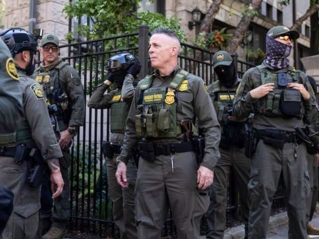 Border Patrol to remain in Chicago and Portland to support ICE if government shuts down
