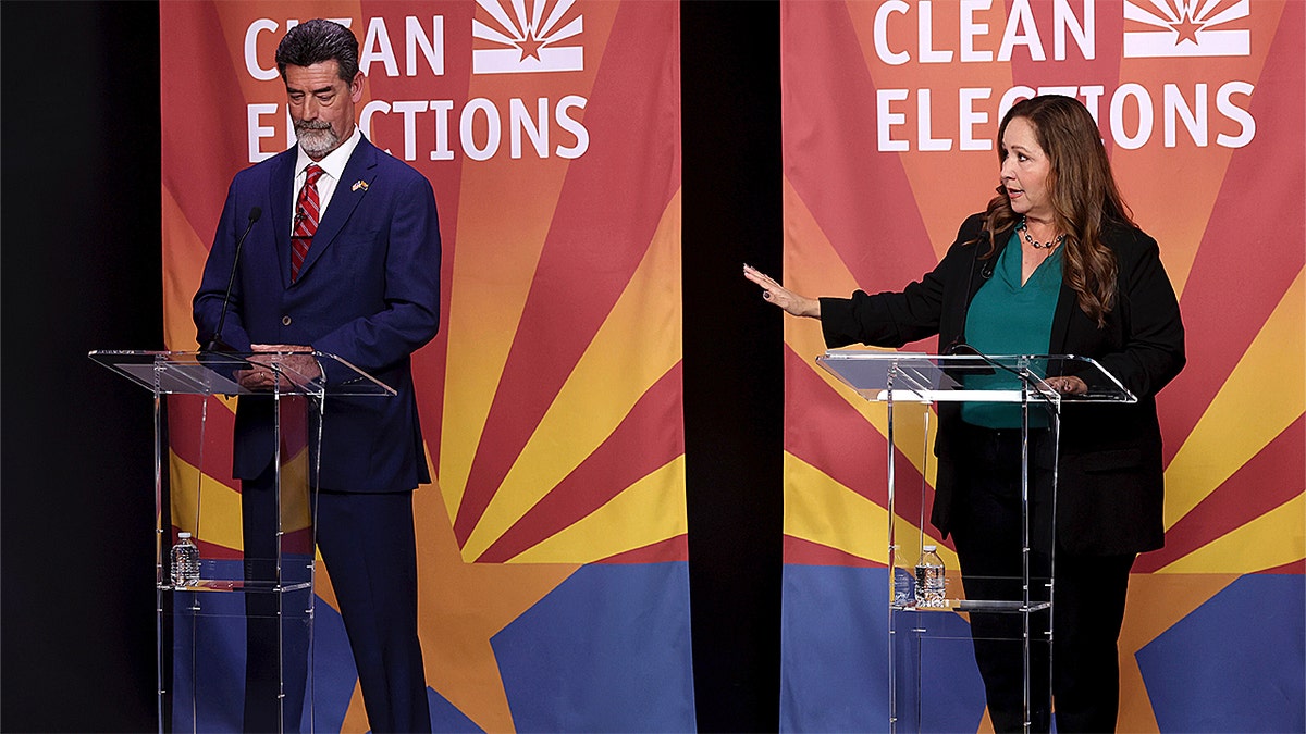 Democrat succeeds her late father in Congress as GOP House majority shrinks  at george magazine