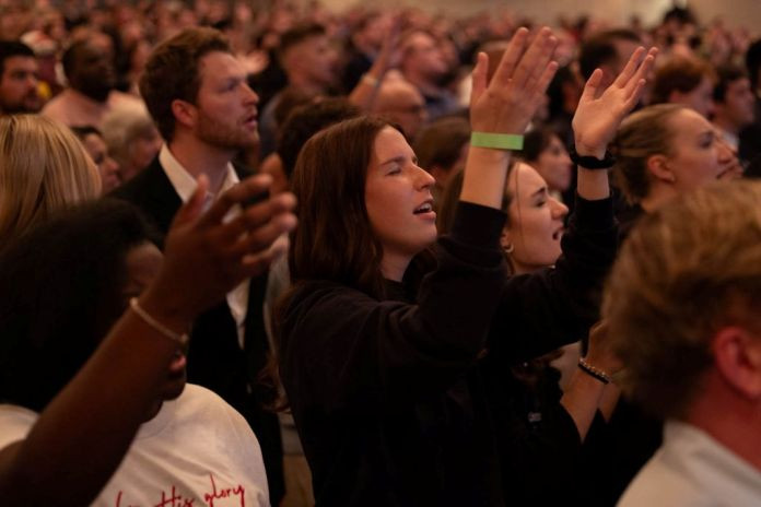Trump administration officials, lawmakers, and personal friends pay tribute to Charlie Kirk at Kennedy Center vigil  at george magazine