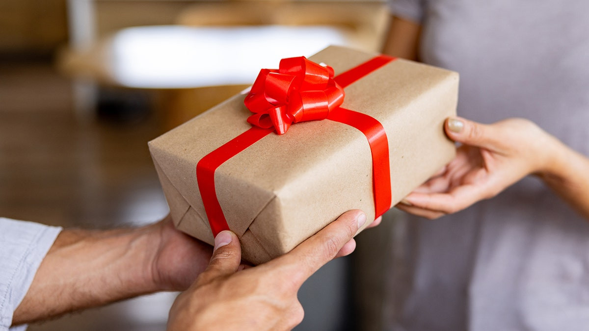 Woman leaves anniversary dinner over husband's gift that was 'basically for himself'  at george magazine