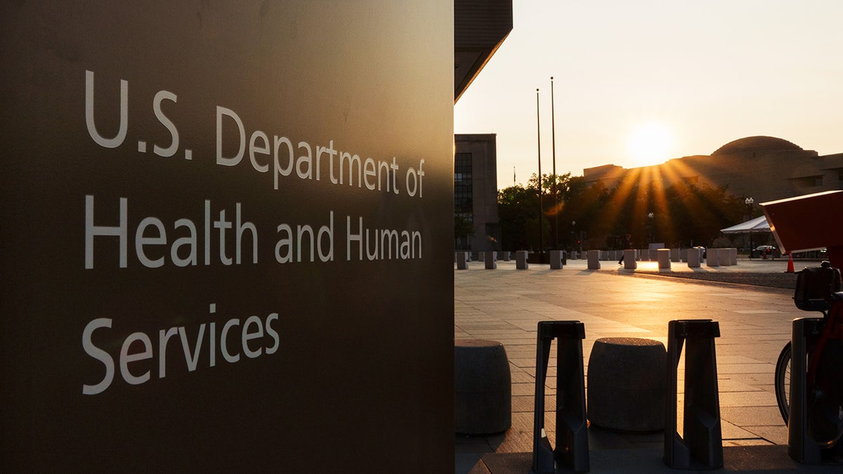 Federal judge blocks Trump administration from deporting hundreds of Guatemalan minors  at george magazine