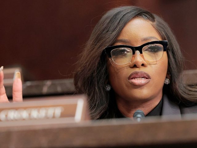Jasmine Crockett likens ICE to ‘slave patrols,’ downplays migrant crime