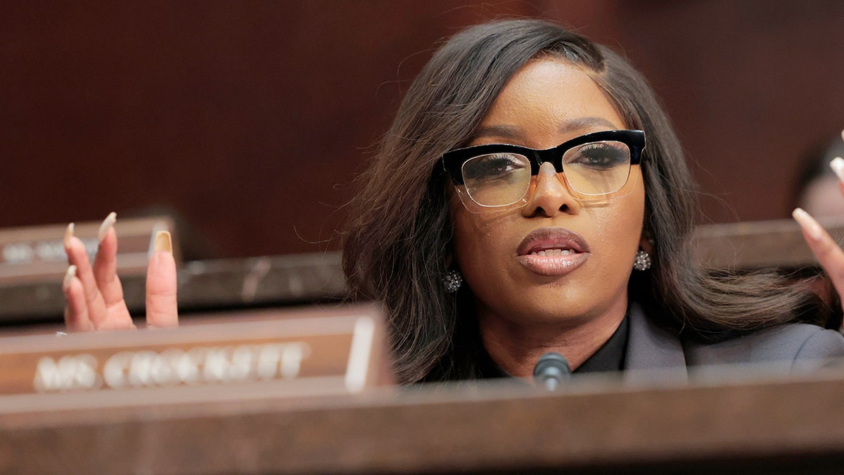 Jasmine Crockett likens ICE to 'slave patrols,' downplays migrant crime  at george magazine