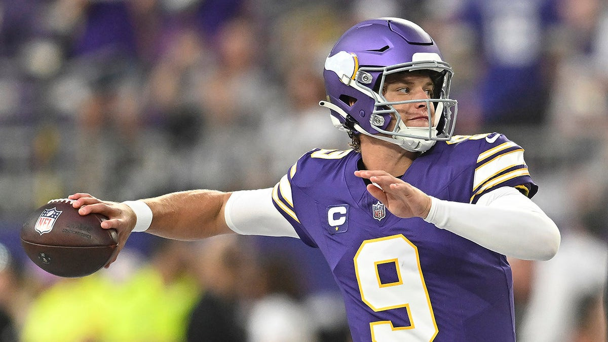 Vikings' JJ McCarthy expected to be out 2-4 weeks with high-ankle sprain: report  at george magazine
