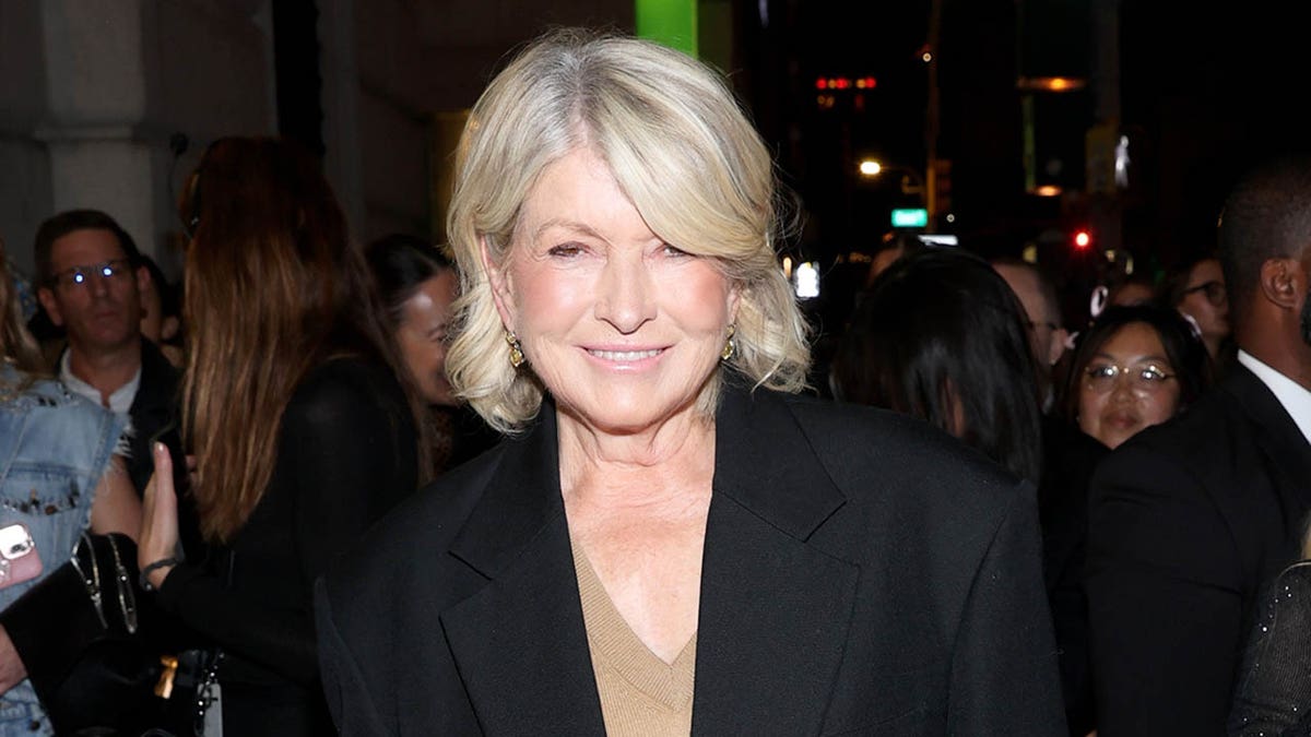Martha Stewart reveals 'lots of people' slide into her DMs after viral thirst traps  at george magazine