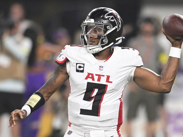 Falcons run over Vikings to spoil home opener as JJ McCarthy struggles