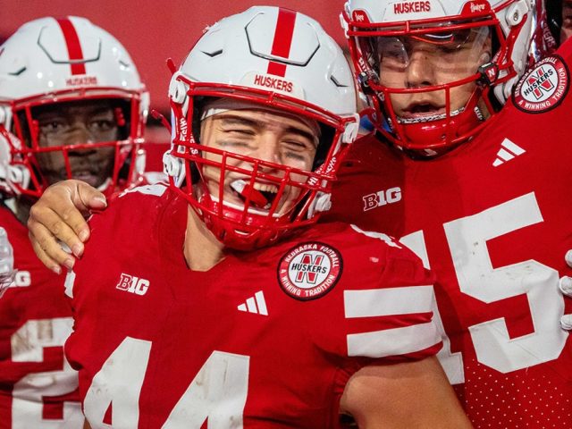 Nebraska’s Luke Lindenmeyer proposes to girlfriend after scoring TD in big win