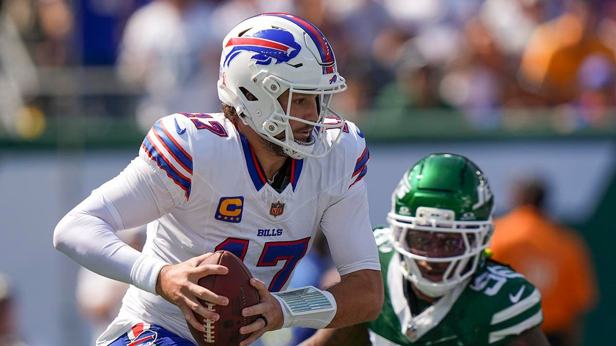 Josh Allen overcomes frightening moment to lead Bills to big win over Jets  at george magazine