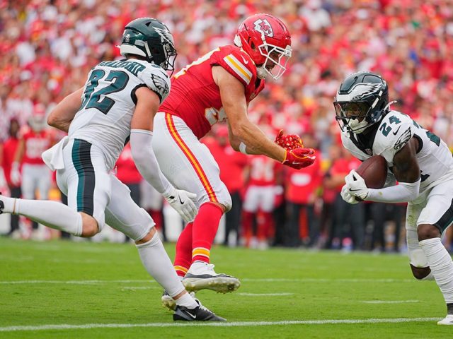 Chiefs’ Travis Kelce slams helmet in frustration, drops crucial pass in loss to Eagles