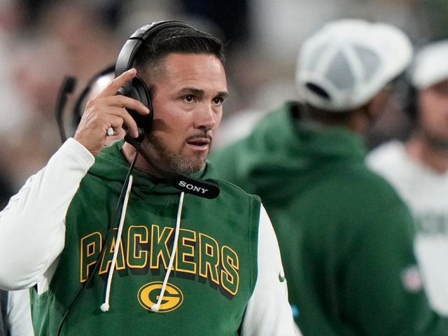 Packers’ Matt LaFleur tears into defensive lineman on sidelines