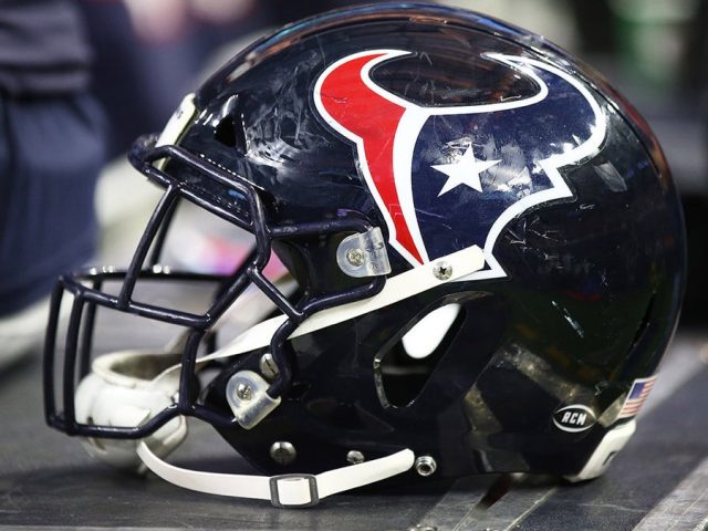 Texans have pregame moment of silence for victims of violence but don’t mention Charlie Kirk