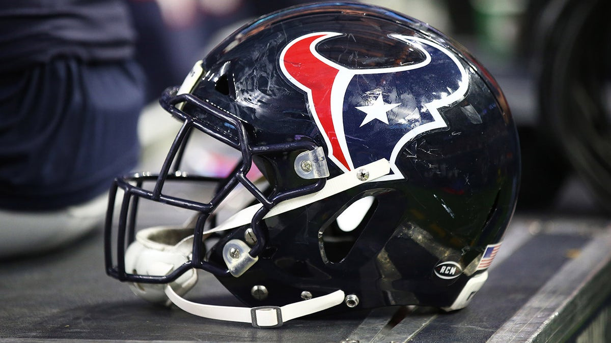 Texans have pregame moment of silence for victims of violence but don't mention Charlie Kirk  at george magazine