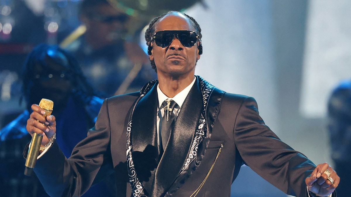 Snoop Dogg's rep says comment on Instagram addressing his criticism of LGBTQ characters in films is fake  at george magazine