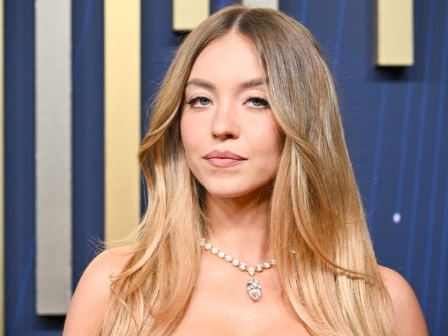 Sydney Sweeney slips into swimsuits for birthday ‘trip to mars’