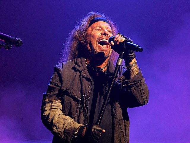 Mötley Crüe’s Vince Neil suffered stroke that left his entire left side paralyzed