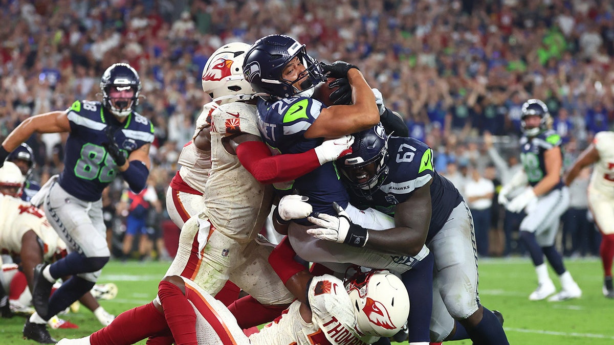 Seahawks stave off Cardinals with game-winning field goal in thrilling win on the road  at george magazine