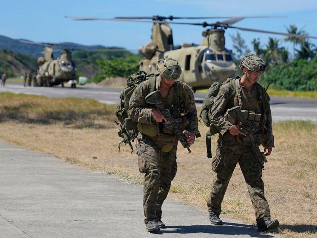 Military veterans in Congress clash over government shutdown as troops face missed paychecks