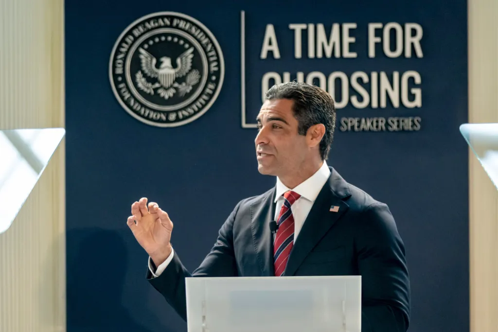 Miami mayor pitches ‘underestimated’ Trump’s media strategy as Republican answer to Mamdani  at george magazine